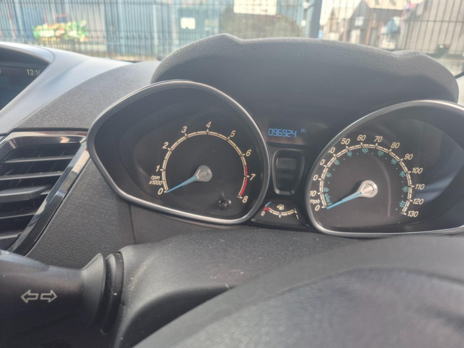 2013 Ford Fiesta – photo 6